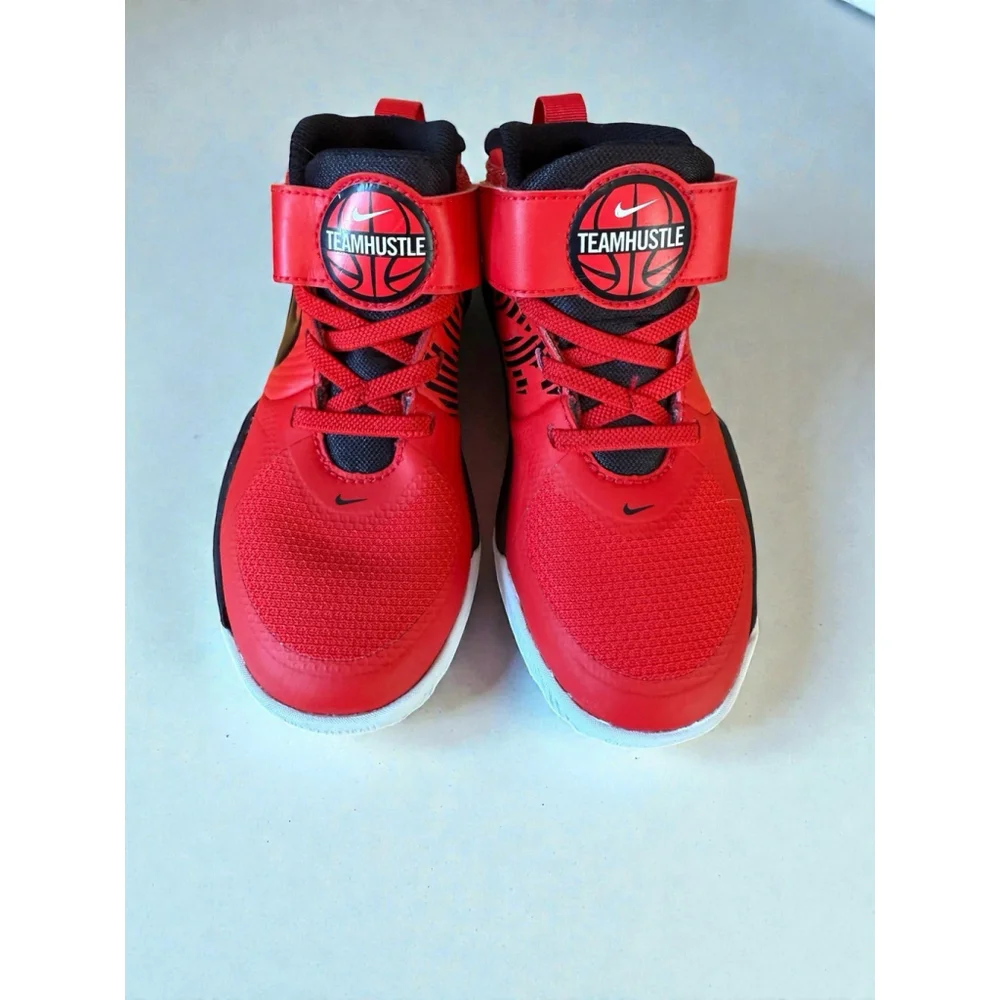 Nike‎ Team Hustle D 10 (PS) Kids Size 11 Color Red Black Running Shoes Kids